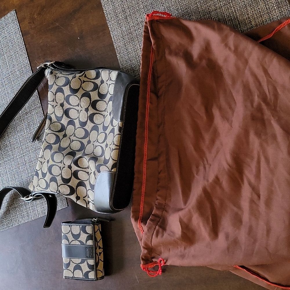 Vintage Coach Handbag and Matching Wallet *1 Coach dustbag included